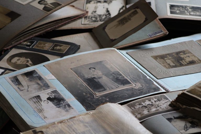La numérologie généalogique révèle-t-elle tes schémas familiaux ?
