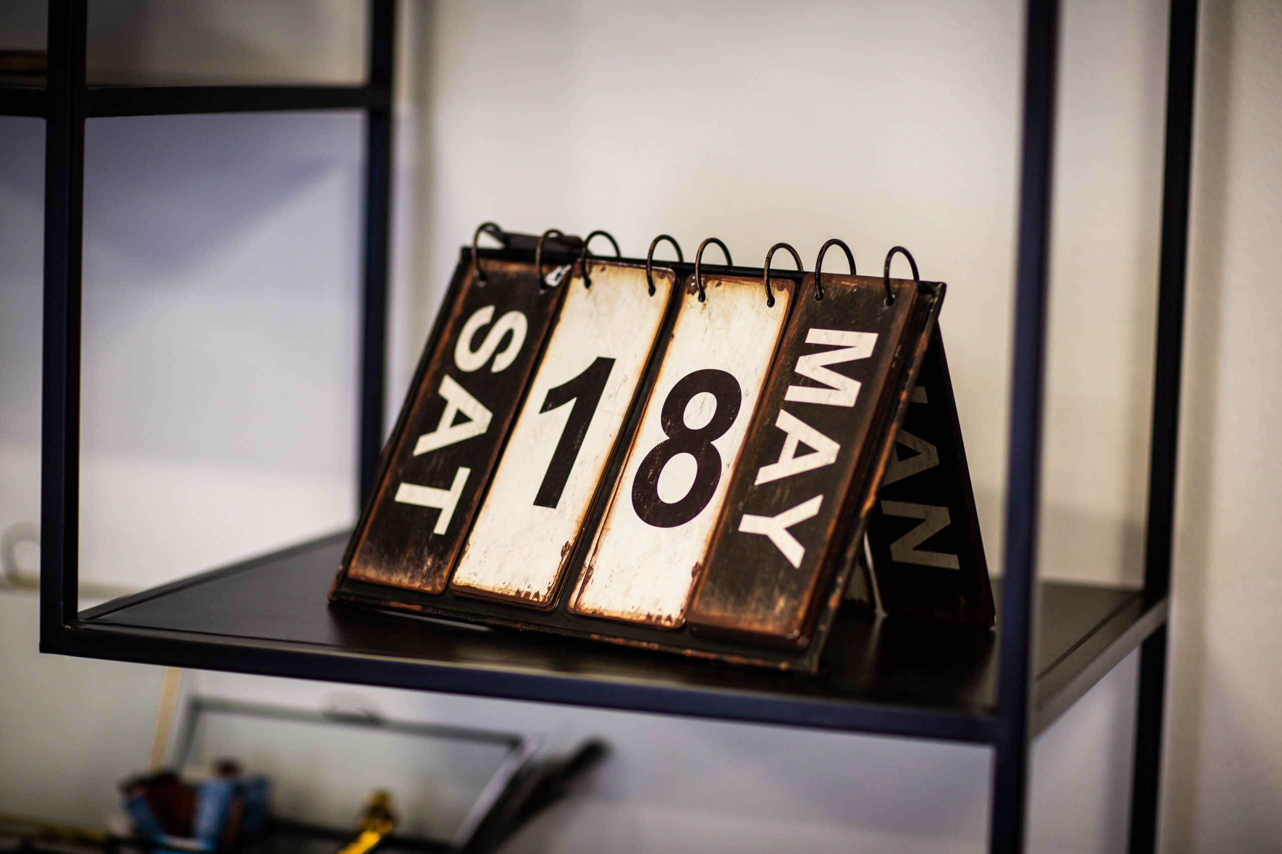 Calendrier vintage rustique mai dix-huit