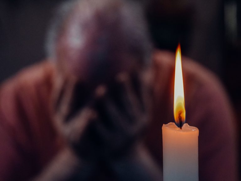 Rêver que quelqu’un meurt, qu’est-ce que ça veut vraiment dire ?